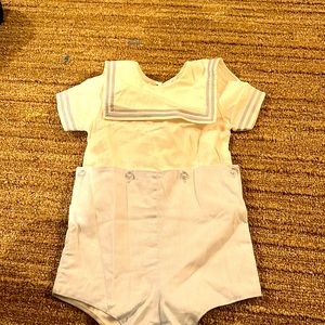 Auraluz button on boys